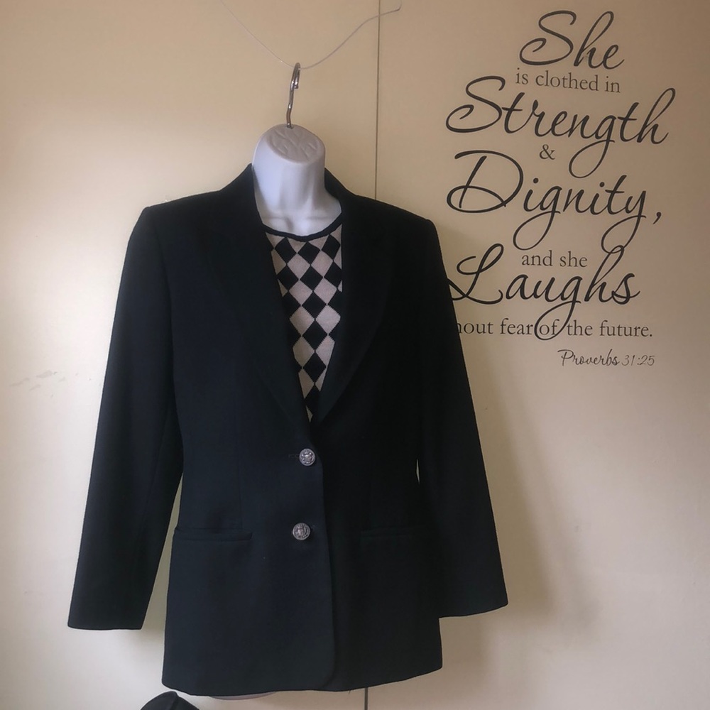 Talbots woman’s black blazer 2 Petites